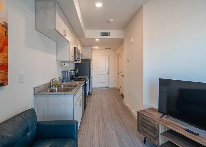 Apartment Family Friendly Escape With Large Pool! Phoenix