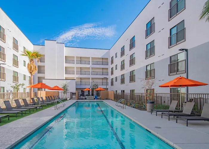 Family Friendly Escape With Large Pool! Phoenix