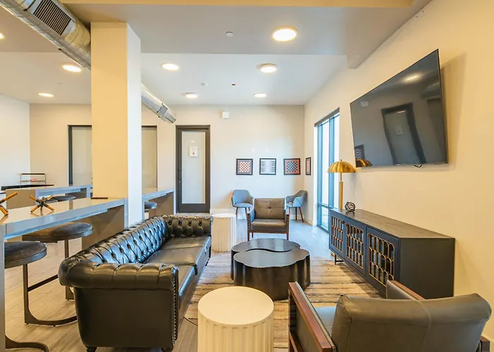 Family Friendly Escape With Large Pool! Phoenix