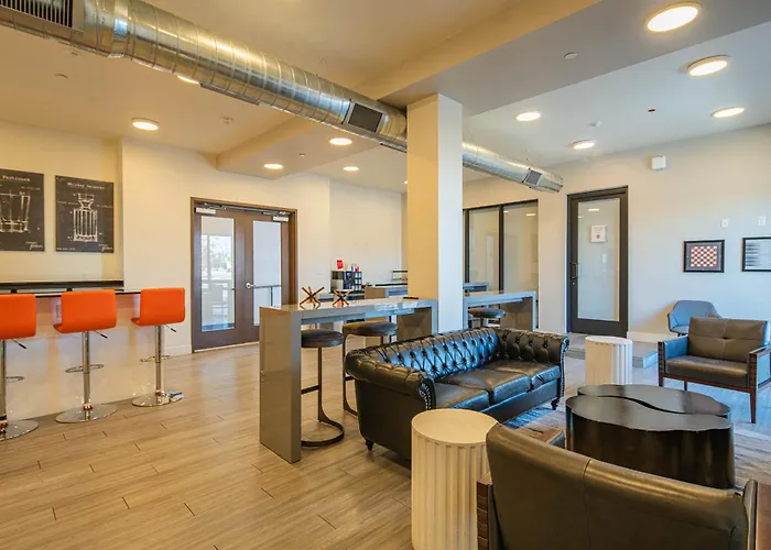 Family Friendly Escape With Large Pool! Phoenix