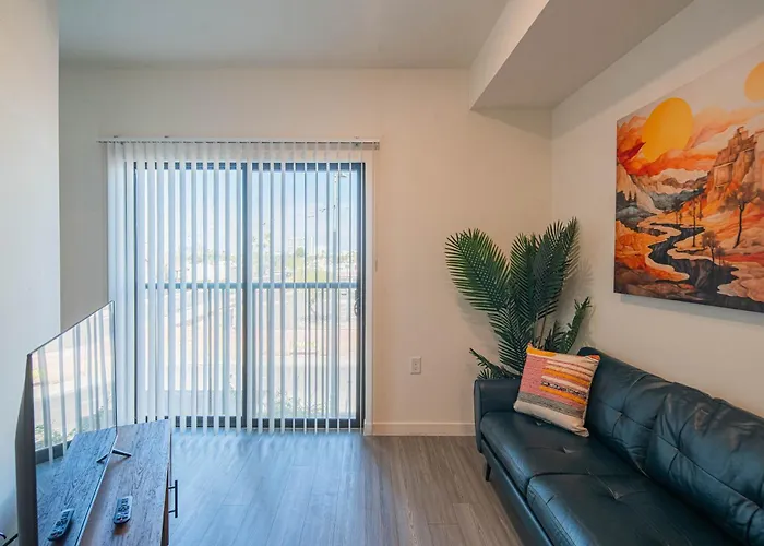 Apartment Family Friendly Escape With Large Pool!