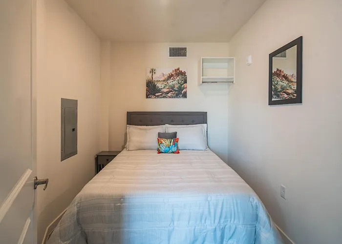 Family Friendly Escape With Large Pool! Phoenix