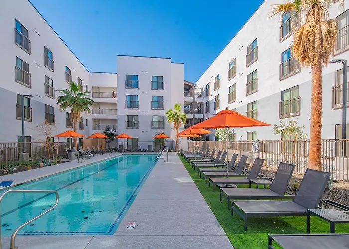 Family Friendly Escape With Large Pool! Apartment