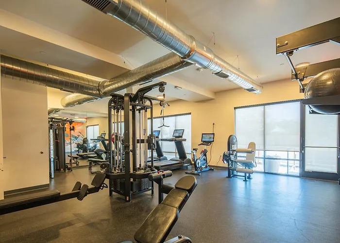 Apartment Family Friendly Escape With Large Pool! Phoenix