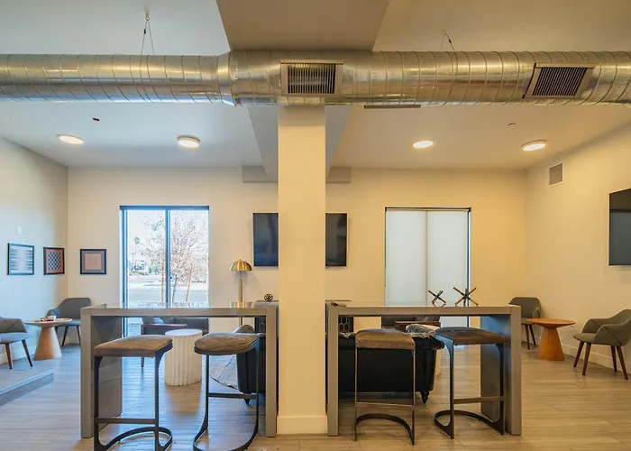 Family Friendly Escape With Large Pool! Phoenix