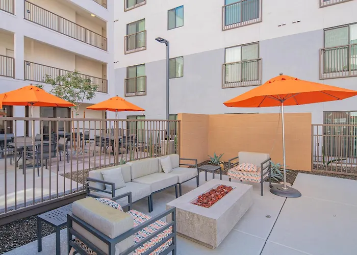 Apartment Family Friendly Escape With Large Pool!
